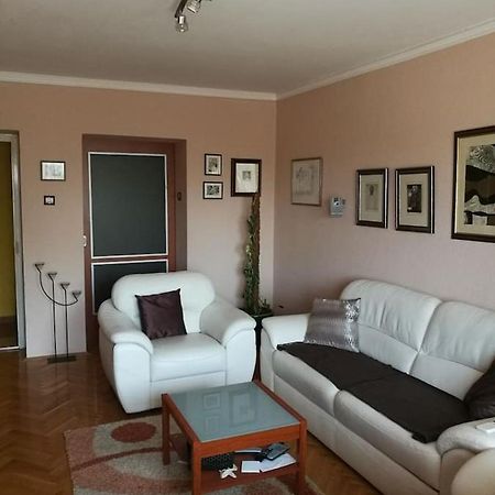 Appartamento Zsolnay Apartman Pécs Esterno foto