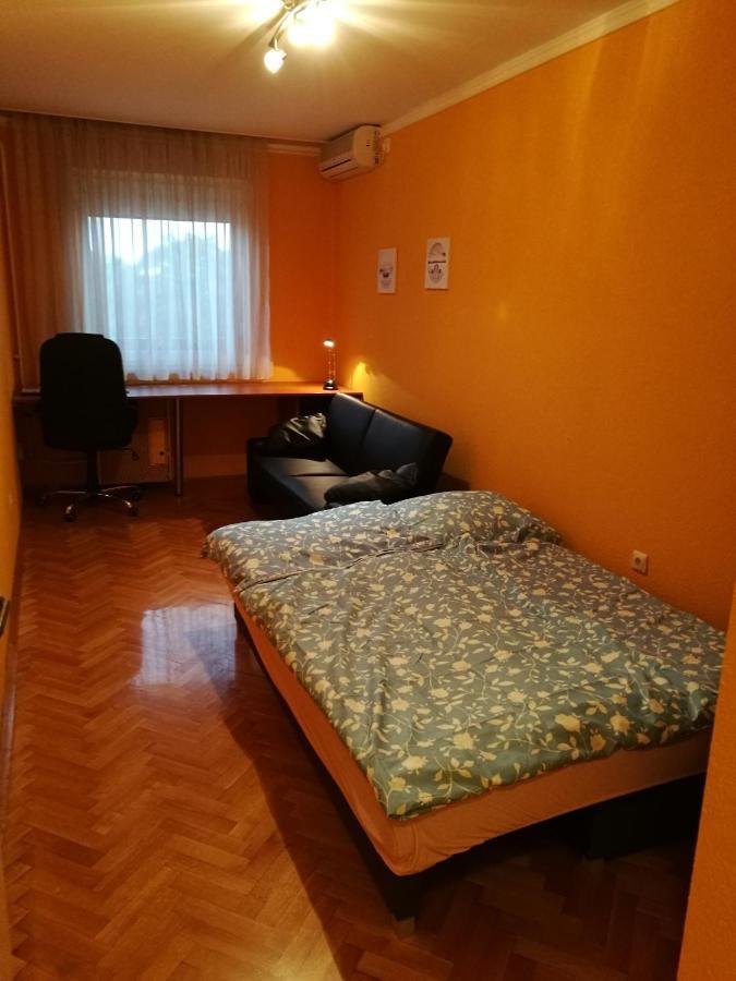 Appartamento Zsolnay Apartman Pécs Esterno foto