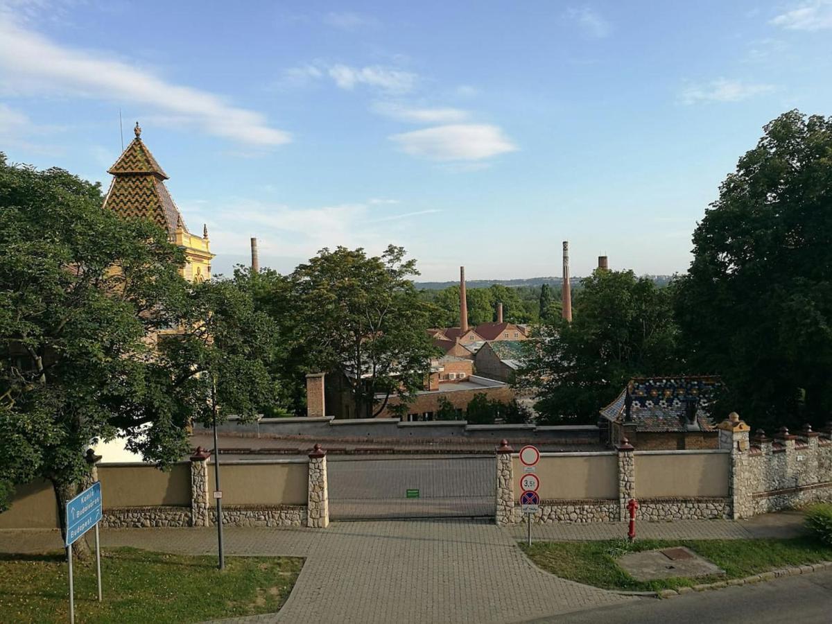 Appartamento Zsolnay Apartman Pécs Esterno foto